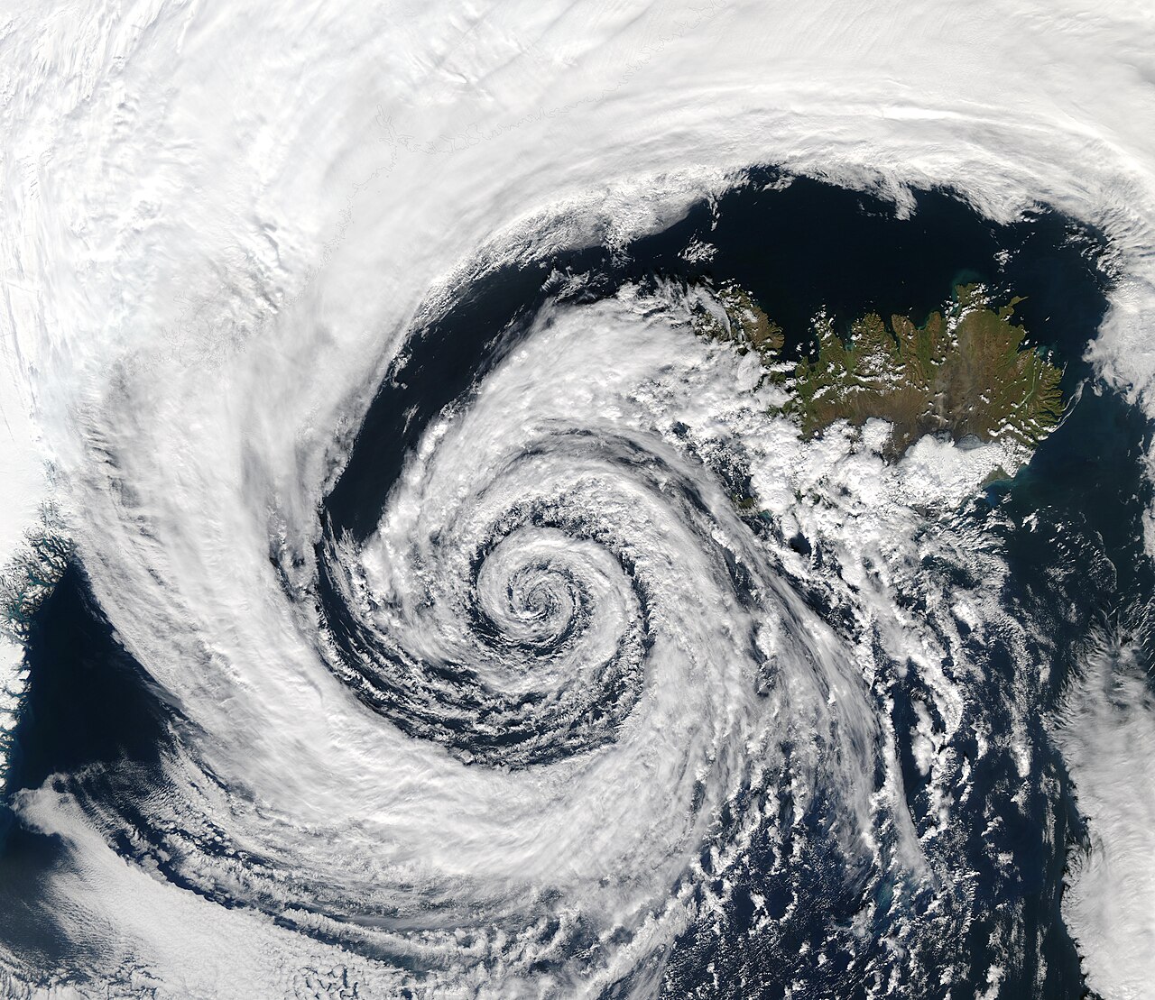 Ciclón extratropical en Islandia.