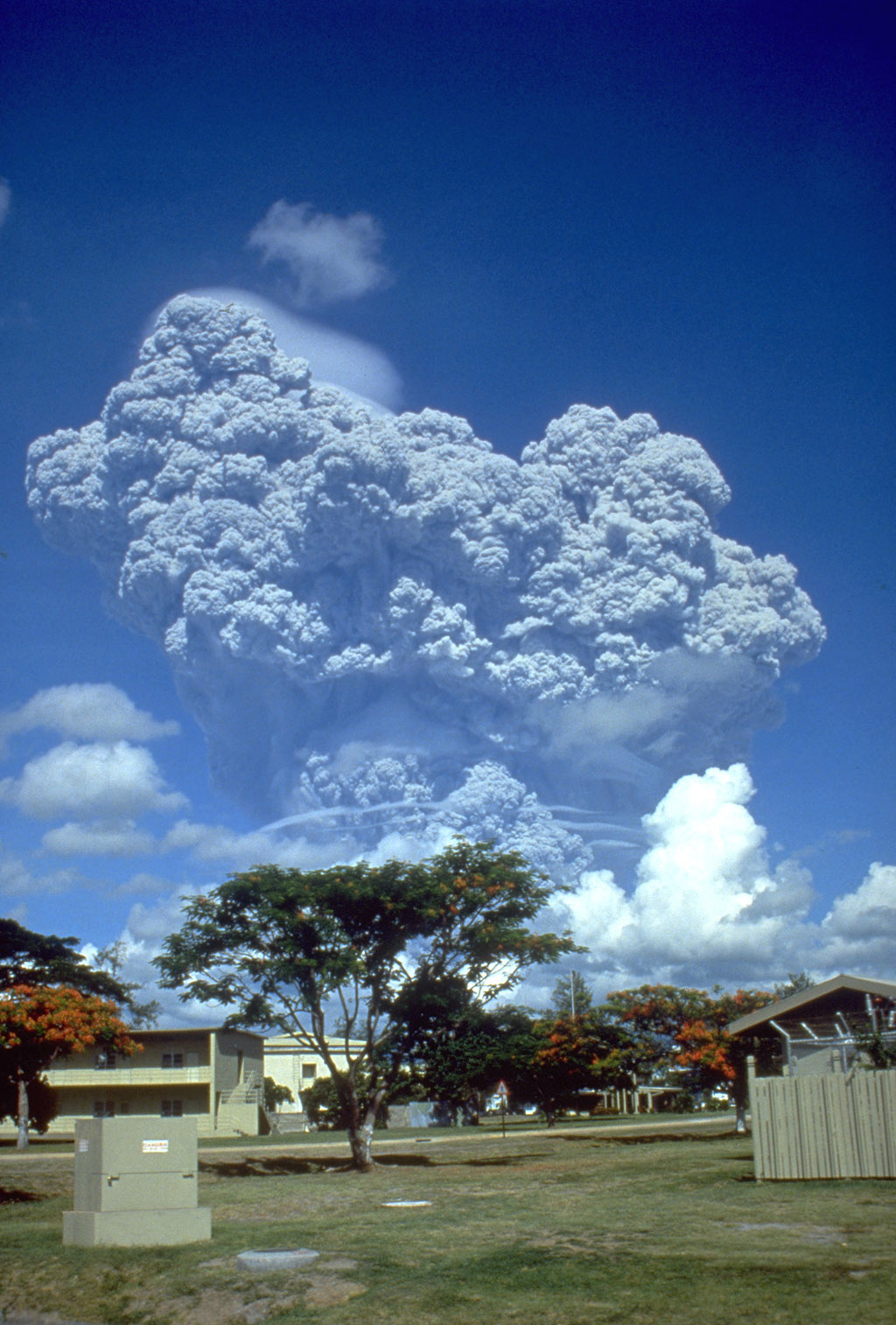 Erupción del Pinatubo en el año 1991, la cual tuvo un gran efecto a nivel global los años siguientes