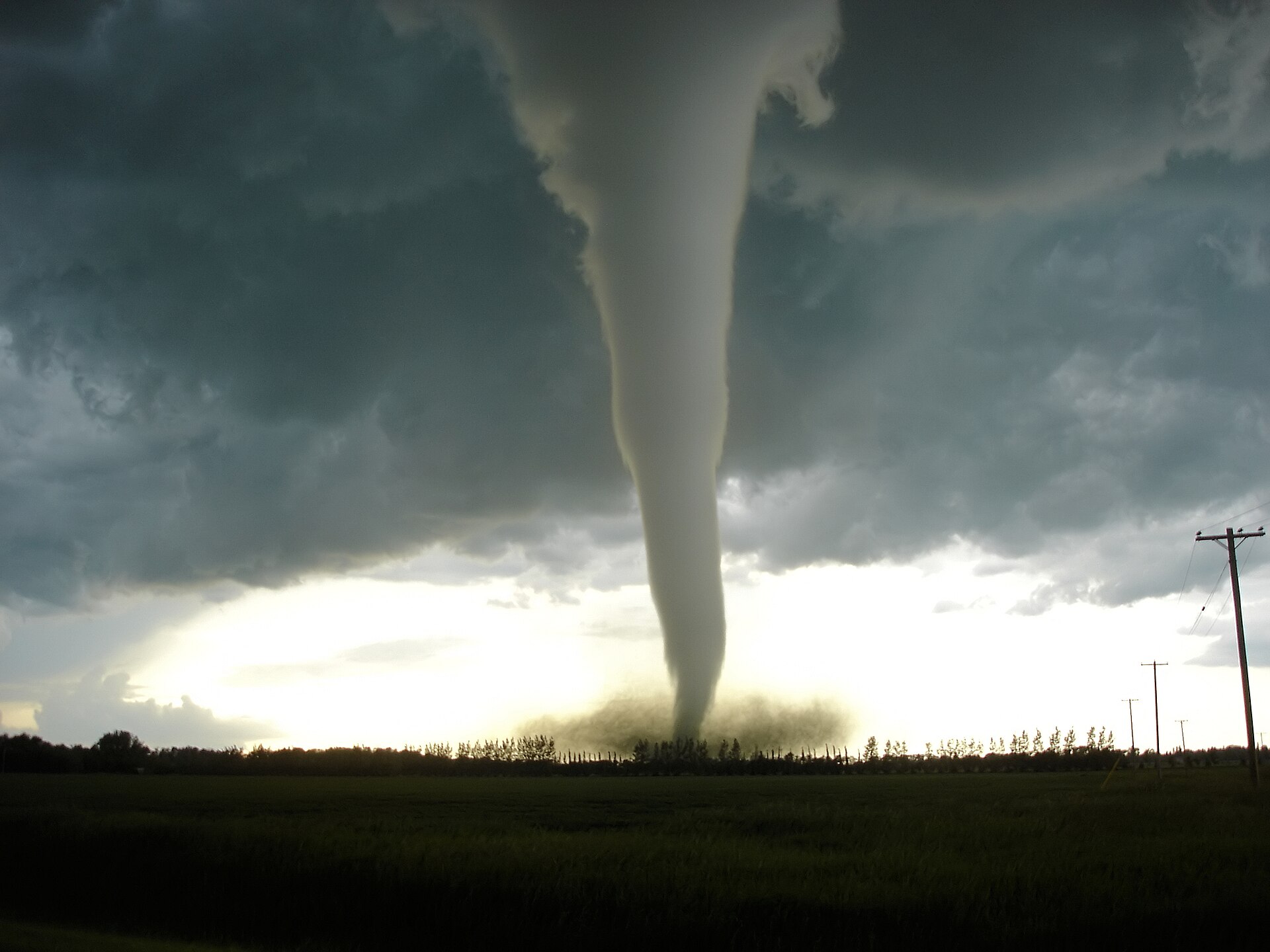 Tornado de categoría F5 sobre Manitoba (Canadá). Fuente: Justin1569