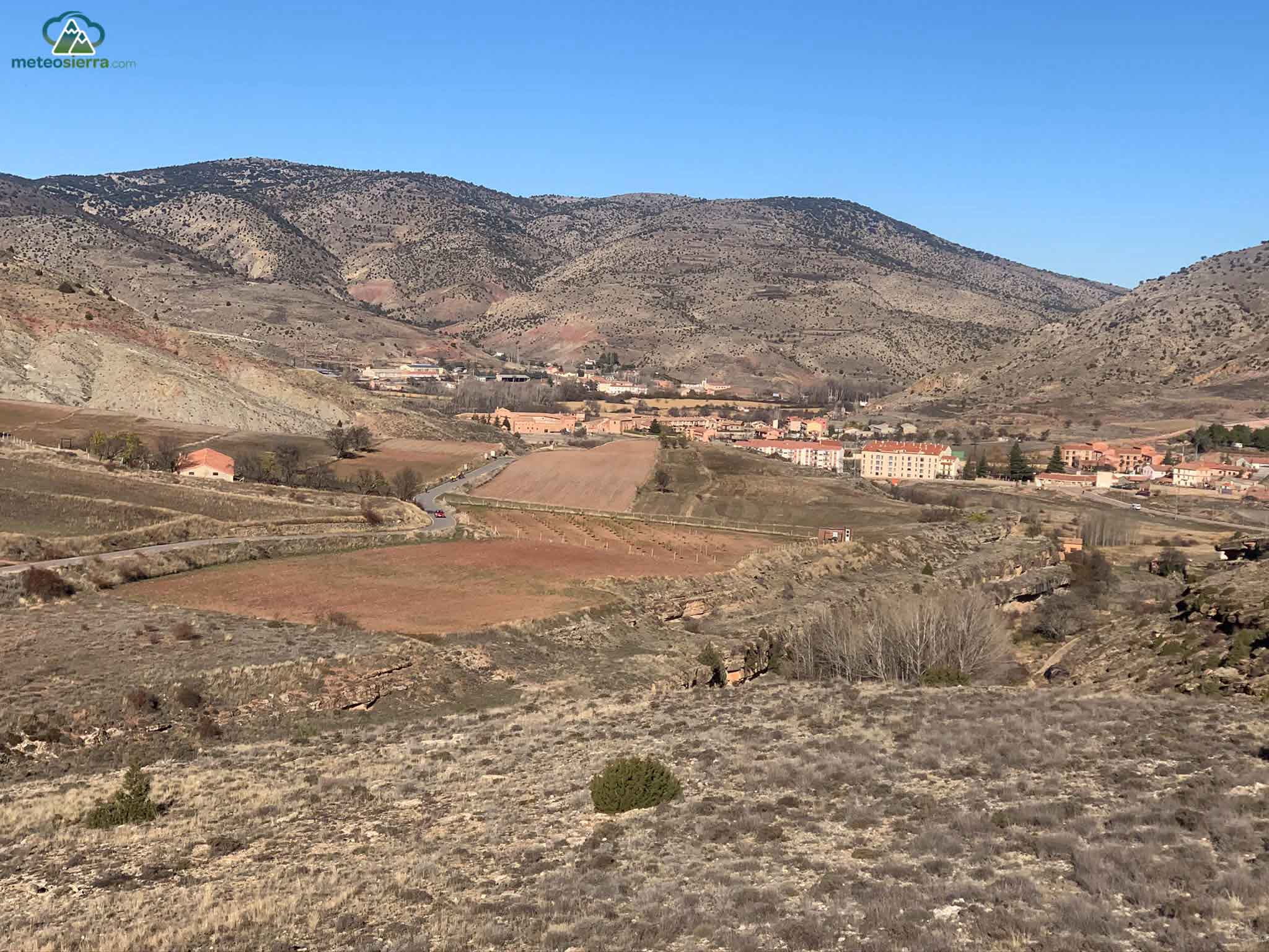 Mirador hacia Albarracín
