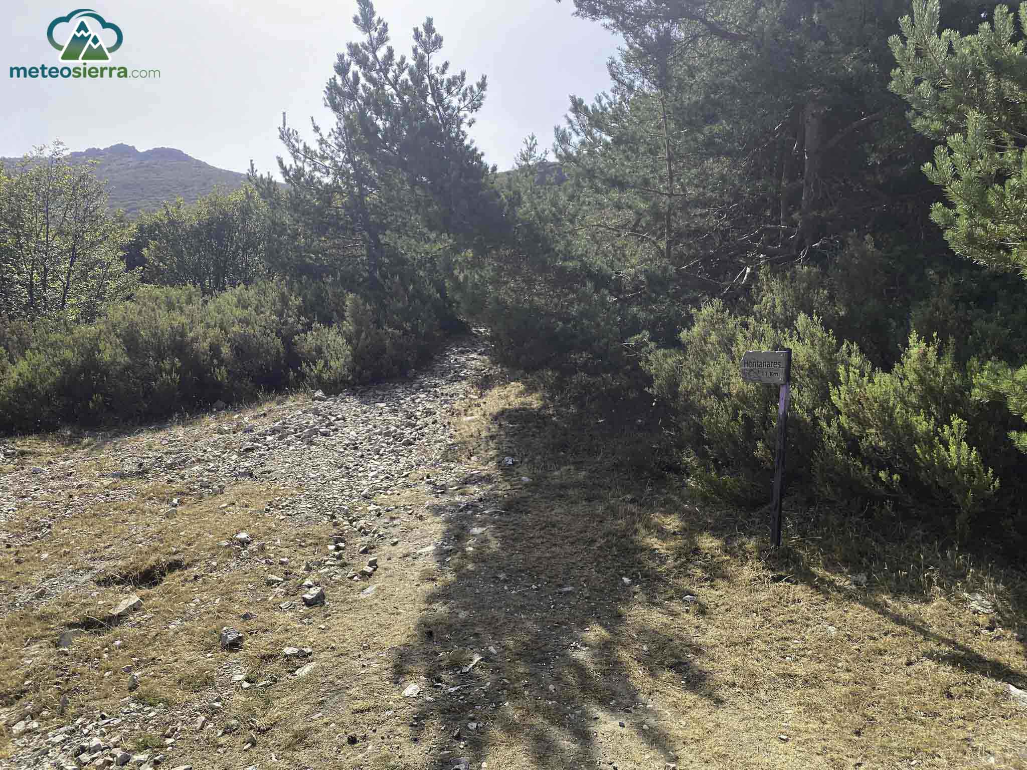 Comenzamos la ascensión por este sendero