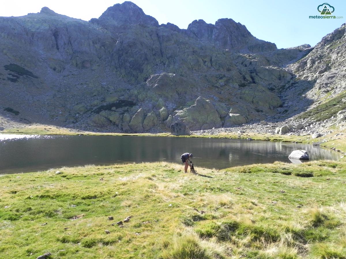 Circular Navalguijo: Laguna de los Caballeros y Covacha