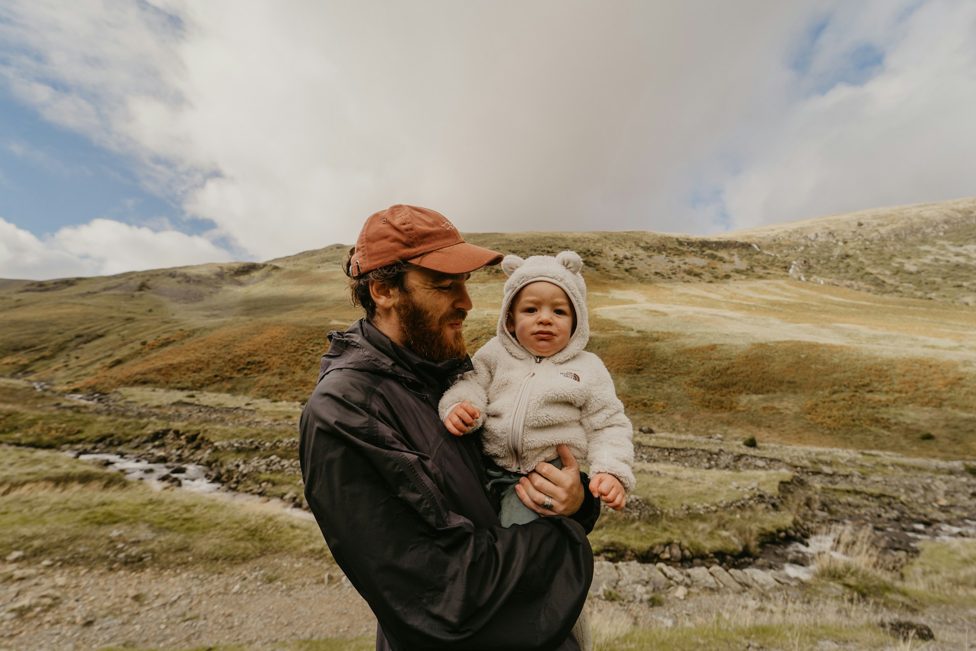 Diferencias en la Ropa de Montaña según la Edad y el Género