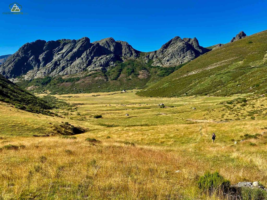 Lago del Hoyo Empedrado desde el Puerto de San Glorio